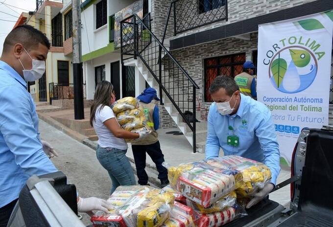 Las ayudas serán destinadas para entregar 126 mercados a un grupo de recicladores de la comuna 8 de Ibagué