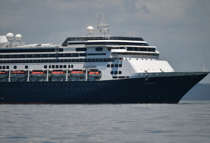Crucero Zaandam, anclado en Panamá