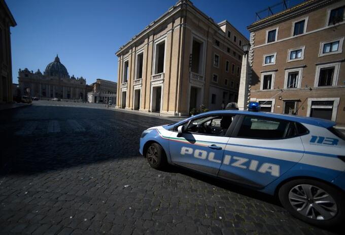 Las calles cerca a la Plaza San Pedro, del Vaticano.