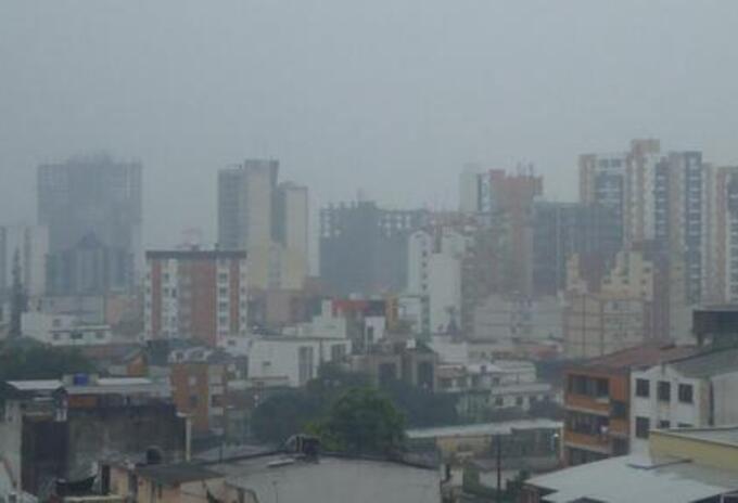 Ante la deficiente calidad del aire que se ha registrado desde febrero en la capital santandereana y el área metropolitana, la Alcaldía de Bucaramanga señaló que desde el lunes 16 de marzo se aplicará la medida de ‘Pico y placa’ ambiental.