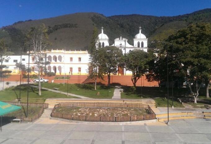 El cuarto caso de contagio confirmado por Covid-19 en Santander tiene en alerta a los habitantes de Guaca y Concepción, al conocerse que se trata de la Gerente del Hospital de Guaca, quien en los últimos días legó de Puerto Vallarta, en México, y presuntamente no acató las medidas de autoaislamiento.