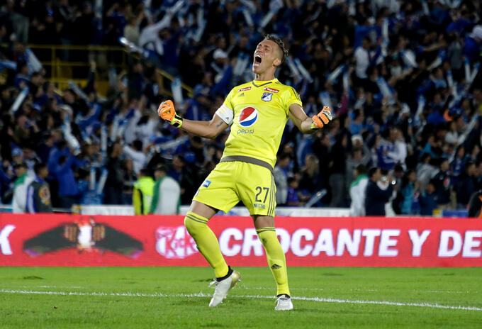 NICOLÁS VIKONIS NICOLÁS VIKONIS