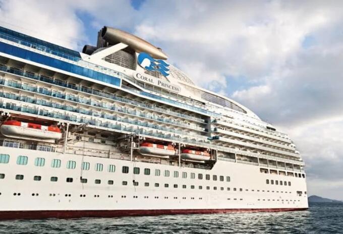 Se encuentran al interior del crucero Coral Princess y solicitan que les apruebe viajar en el vuelo que sale este jueves de Miami hacia Colombia.