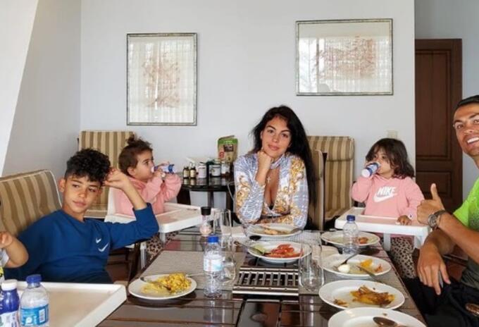 Cristiano Ronaldo y su familia