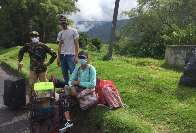 Venezolanos regresando a su país