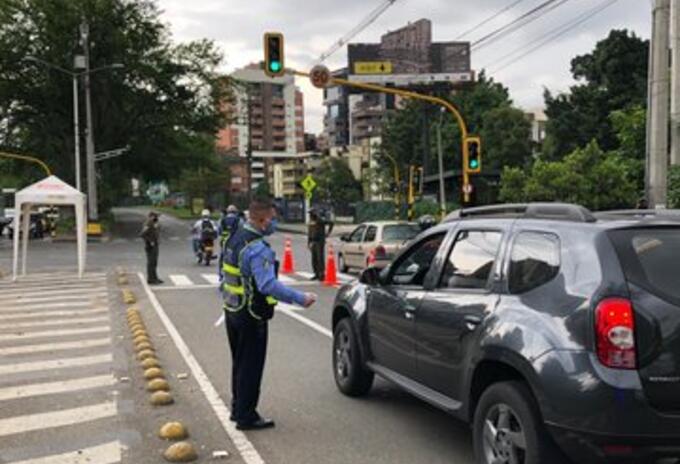 Puestos de control al ingreso de Envigado, Antioquia.