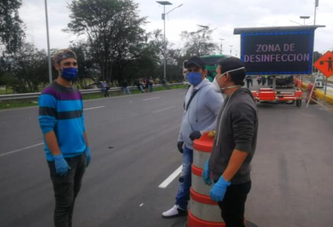 Ciudadanos venezolanos intentando salir de Bogotá.