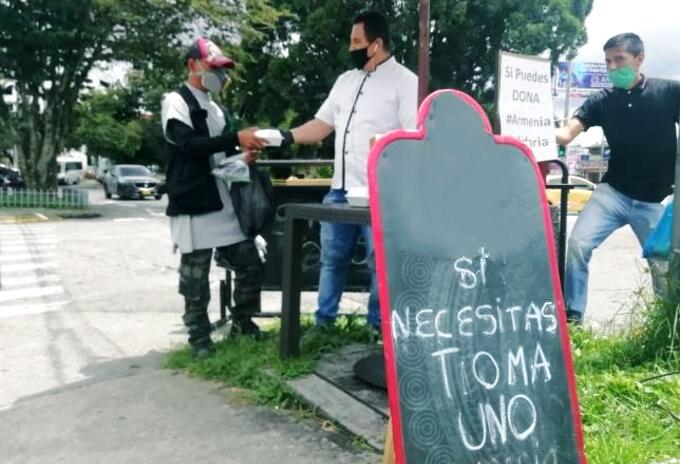 Solidaridad en medio de la pandemia: chef regala meriendas en Armenia.