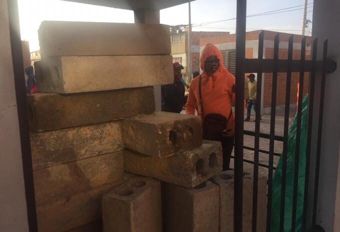 Se toman conjunto residencial en Soacha.