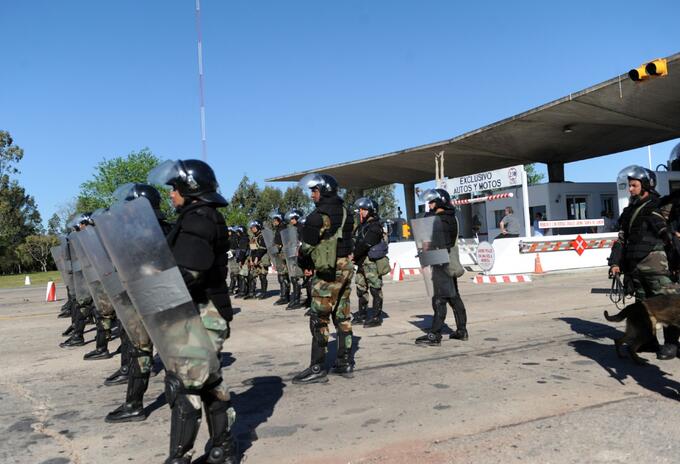 Militares de base naval de Uruguay