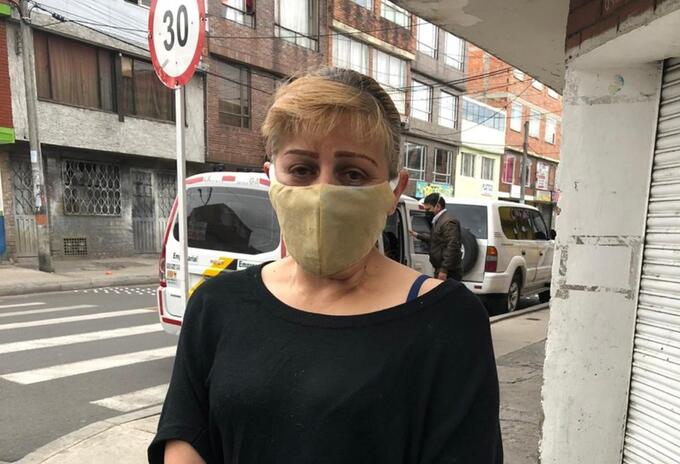 Celadora retenida en conjunto residencial de Bogotá