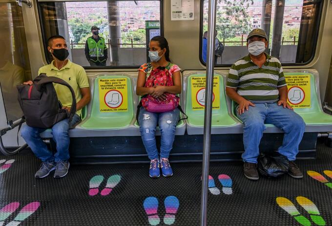 Coronavirus en Colombia / Distanciamiento metro de Medellín
