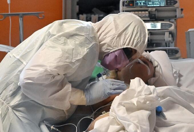 Coronavirus en Italia / paciente contagiado de coronavirus / pacientes en UCI