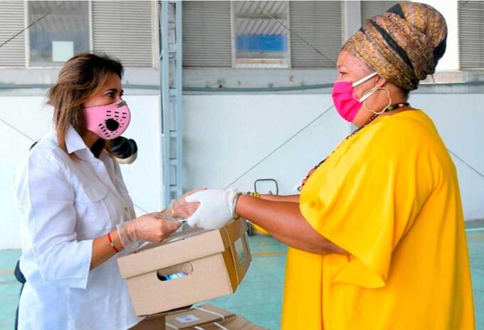 Primera Dama entrega ayudas en San Andrés