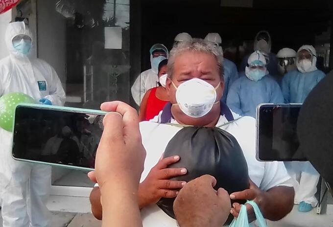 Grupo de médicos en el Hospital de Leticia