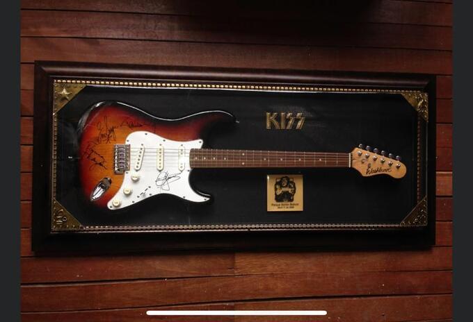 Guitarra de Kiss