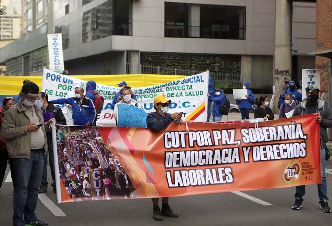 Protestas en Bogotá por falta de ayudas Protestas en Bogotá por falta de ayudas
