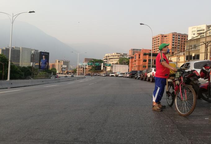 La escasez de gasolina ha tocado su pico más alto en Venezuela