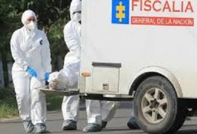 Las autoridades investigan las causas de la muerte de la mujer.
