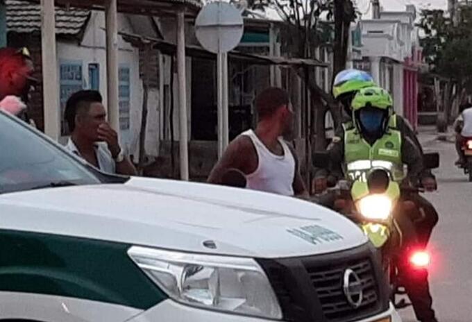 Autoridades sacaron del municipio un camión que pretendía surtir de cerveza a la población
