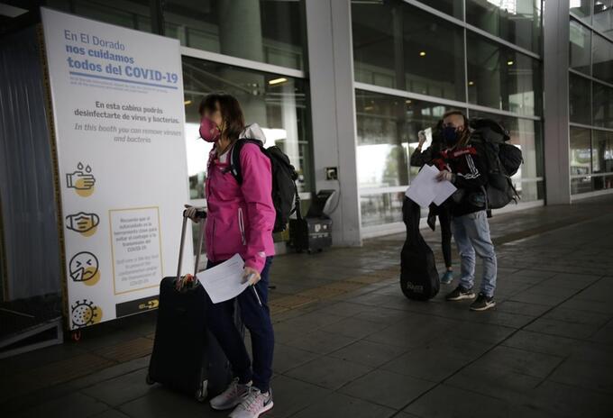 Cuarentena en Colombia / aeropuerto El Dorado / Vuelos humanitarios a Colombia