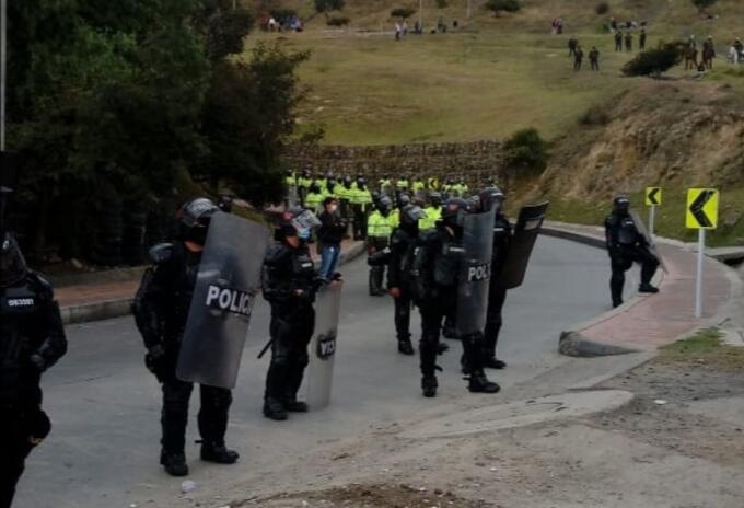 Policía durante enfrentamiento en Ciudad Bolívar
