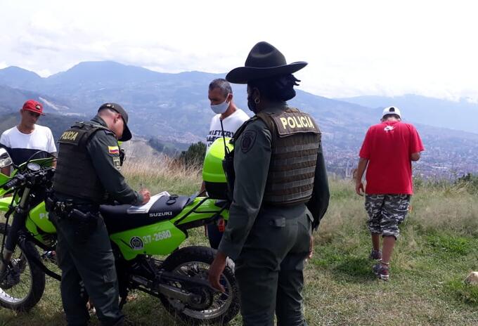 Habitantes en los cerros tutelares de Medellín.