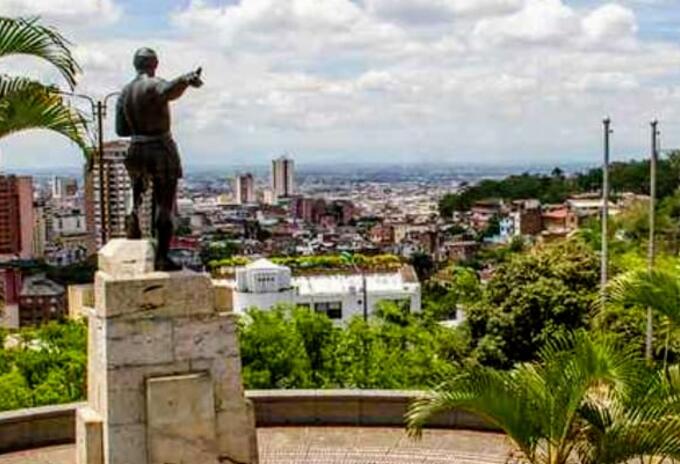 Piden retirar la estatua