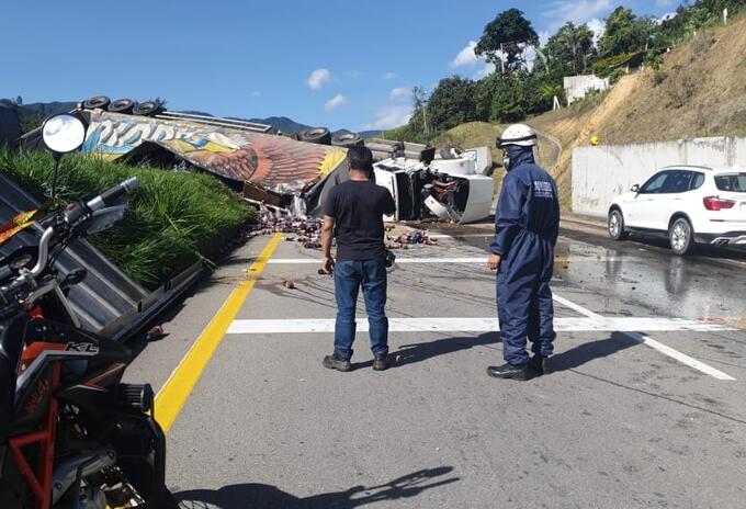 Accidente en la vía entre Villeta y Bogotá