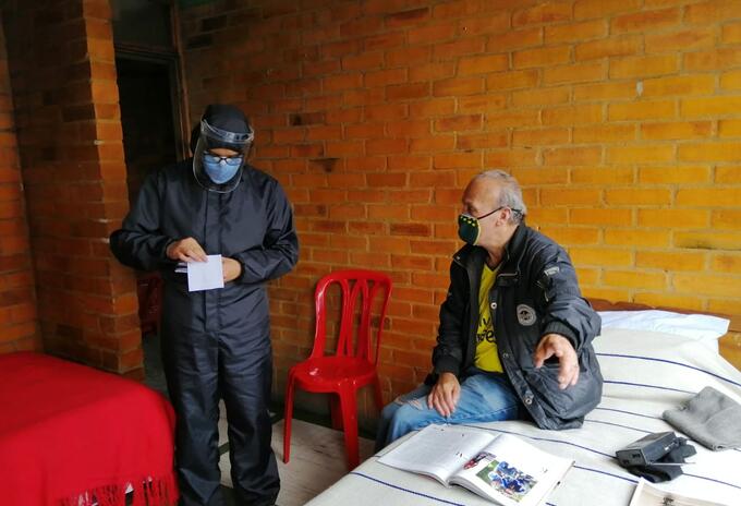 Brote de COVID-19 entre adultos mayores en Bogotá