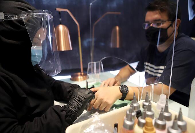 Salones de belleza y peluquerías reabren sus puertas, luego de tres meses de cuarentena.