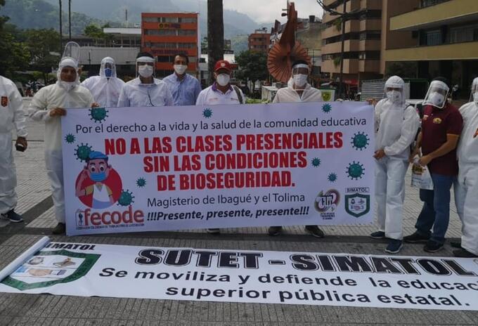 Protesta regreso a clases presencial en las instituciones de educación pública del país sin las medidas y protocolos de bioseguridad