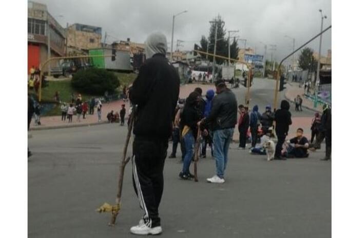 Protesta de habitantes en el sector de Usme, sur de Bogotá