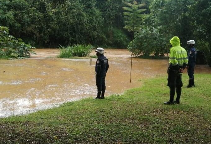 Las fuertes lluvias han originado emergencias en el sur de Santander.