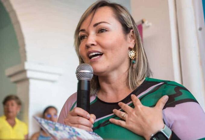 Se le investiga por contrataciones
