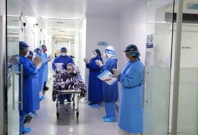 hipertensión y deficiencia pulmonar eran las enfermedades de base de la mujer