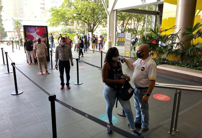 Así fue el Día sin IVA en Envigado, Antioquia.
