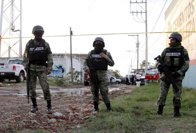 Miembros de la Guardia Nacional en Irapuato, donde masacraron a 26 personas Miembros de la Guardia Nacional en Irapuato, donde masacraron a 26 personas