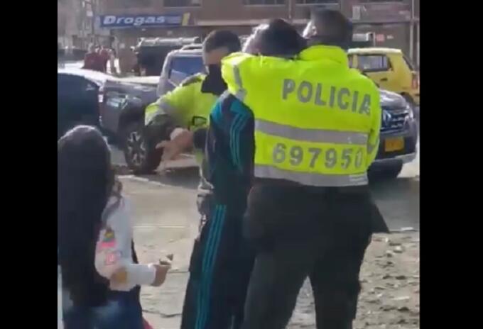 Denuncian abuso policía en Kennedy