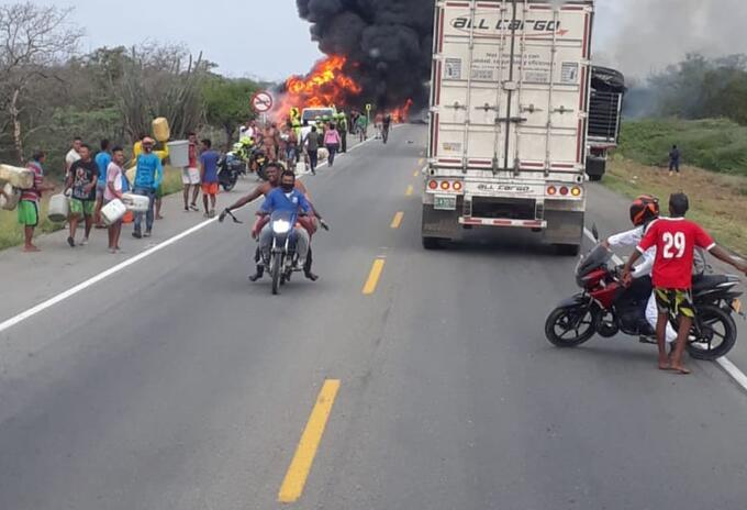 Camión accidentado con gasolina explotó Magdalena