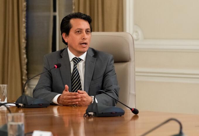 Carlos Alvárez