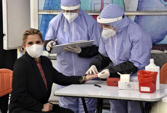 Presidenta Jeanine Áñez contagiada de coronavirus