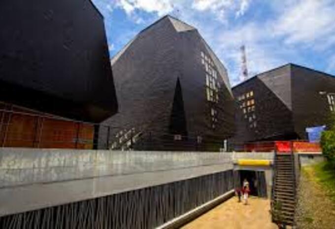 Entre los proyectos está la Biblioteca España que pese a la millonaria inversión para su construcción, no está prestando servicio.