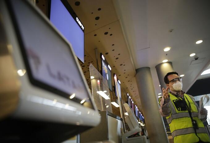 Protocolos de bioseguridad en aeropuerto El Dorado