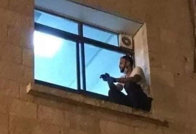 Hombre escaló hospital para ver a su mamá