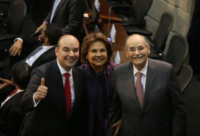 Horacio José Serpa (Izquierda), Rosita Moncada (Centro) y Horacio Serpa