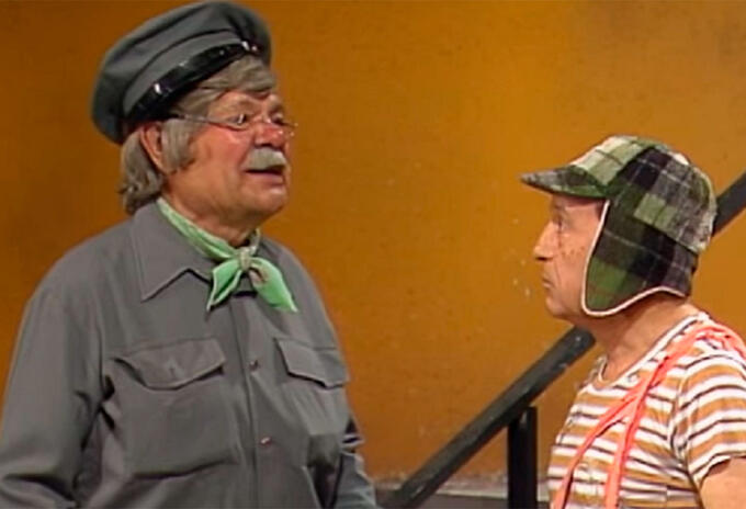 Jaimito, el cartero, junto al chavo del ocho