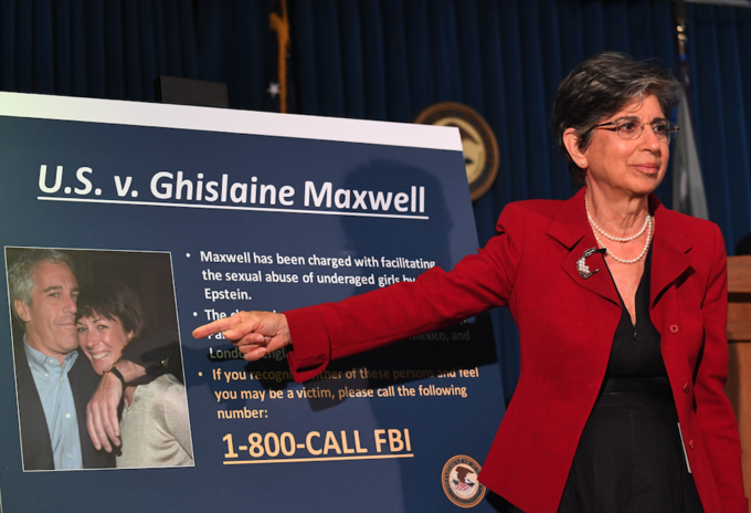 Capturan a Ghislaine Maxwell, pareja de Jeffrey Epstein