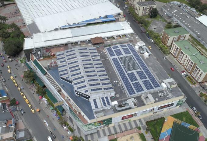 Paneles solares en Engativá.
