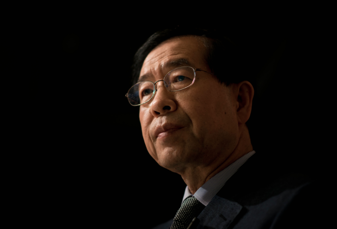 Hallan muerto al alcalde de Seúl, Park Won-soon